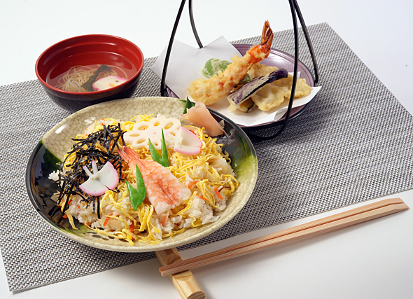 スーパーコートの食事