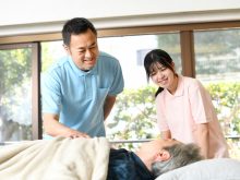 要介護5とは？要介護4との違いや受けられる給付金・サービスを解説