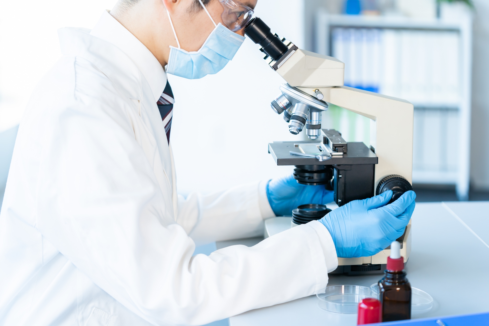 パーキンソン病は治る？治療の効果、新しい治療と注意したいポイント